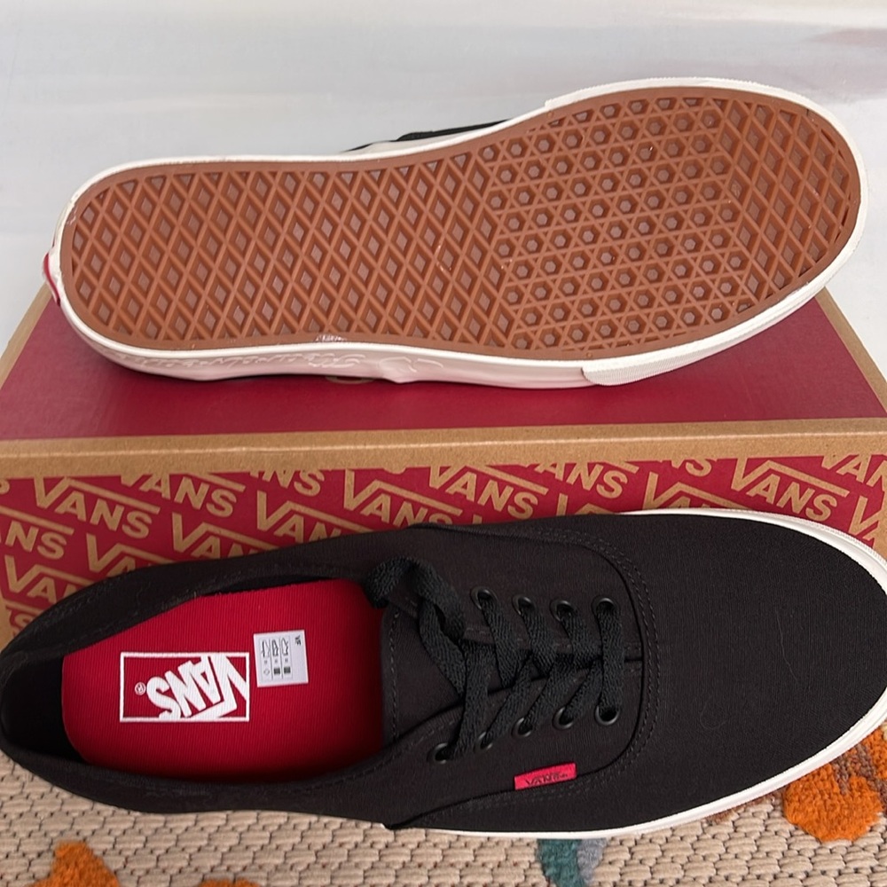 Vans WMNS Authentic
Secret Lover Black
VN000BW5BLK
Sneakers - Picture 4 of 16